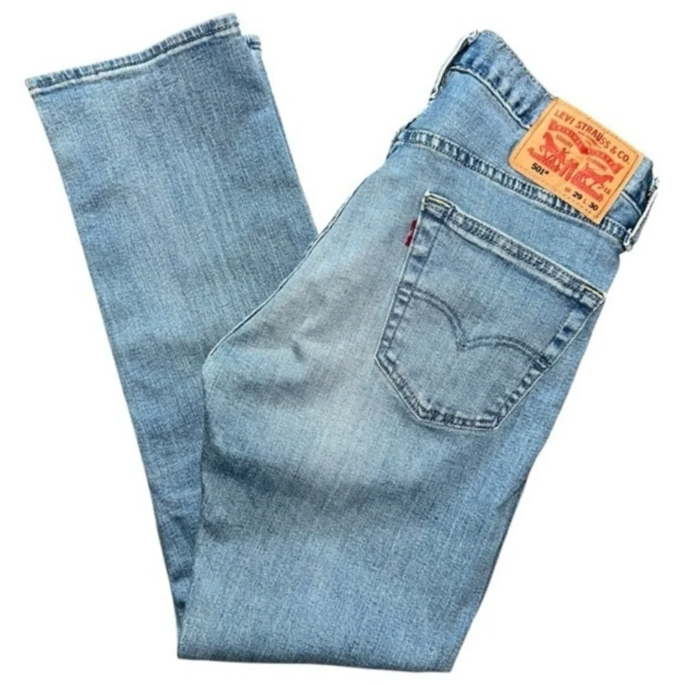 Levi’s Men’s Size 29 x 30” Light Blue Wash 501 Button Fly Jeans